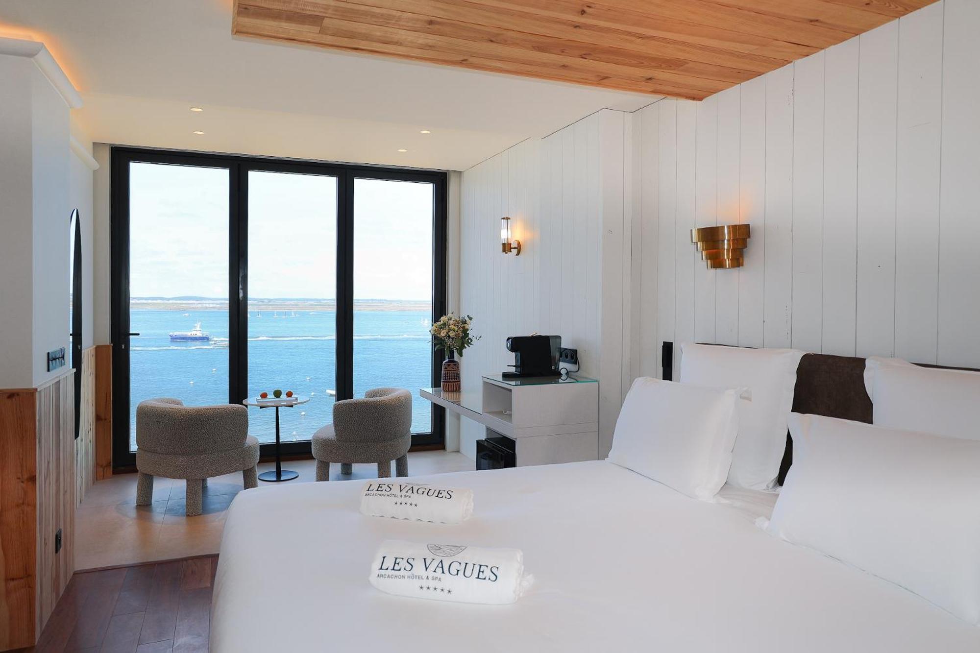 ארסשון Les Vagues Hotel & Spa מראה חיצוני תמונה