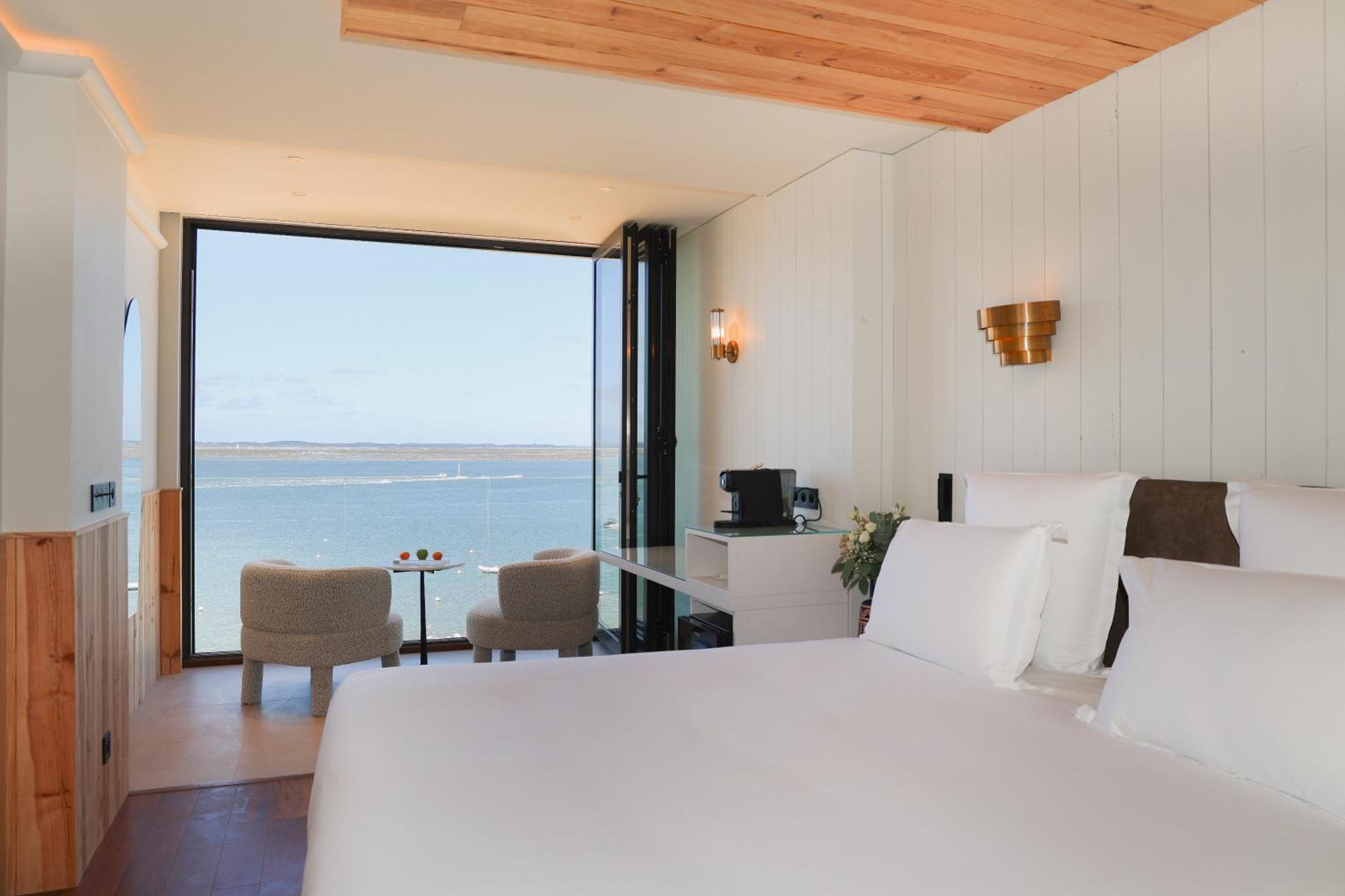 ארסשון Les Vagues Hotel & Spa מראה חיצוני תמונה