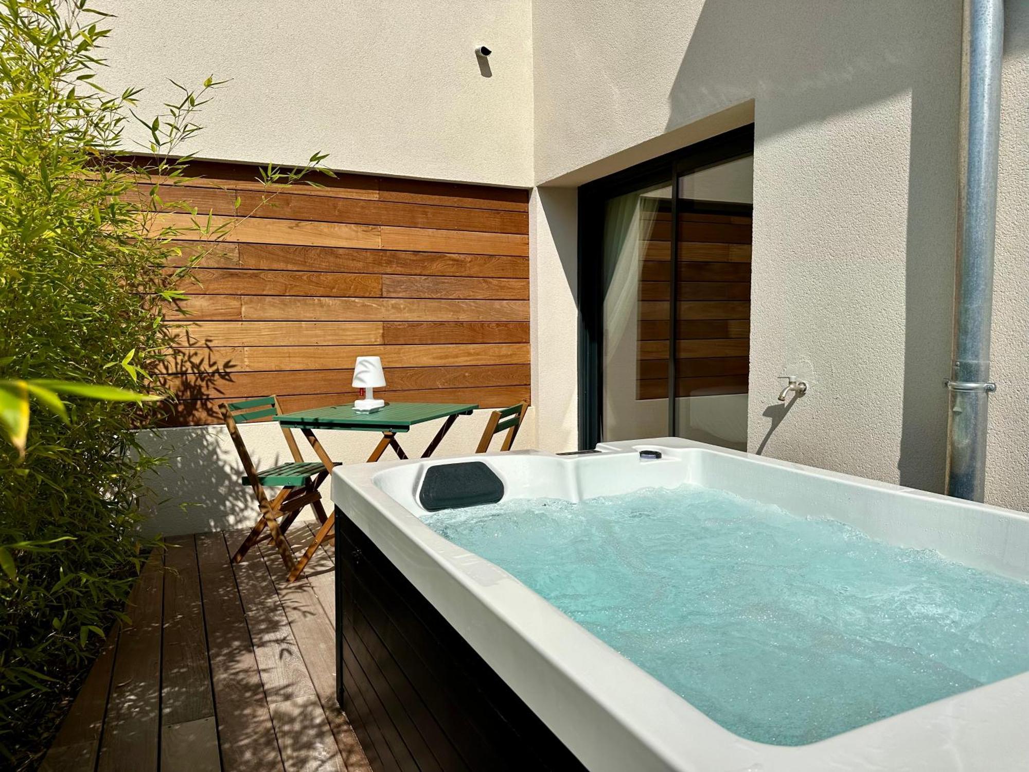 ארסשון Les Vagues Hotel & Spa מראה חיצוני תמונה